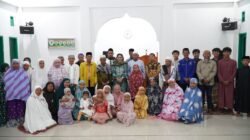 Yuniana Mulyana Menghadiri Buka Puasa Bersama Jamaah Masjid Al Madinah Mengkendek