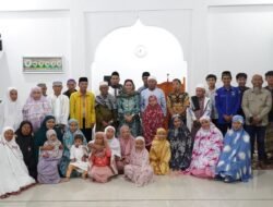 Yuniana Mulyana Menghadiri Buka Puasa Bersama Jamaah Masjid Al Madinah Mengkendek